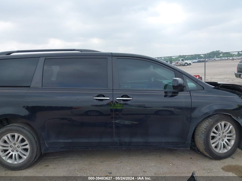 2017 Toyota Sienna Xle 8 Passenger VIN: 5TDYZ3DC0HS877594 Lot: 39483627