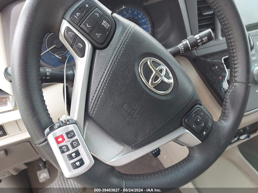 2017 Toyota Sienna Xle 8 Passenger VIN: 5TDYZ3DC0HS877594 Lot: 39483627
