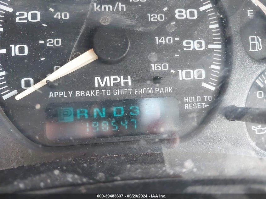 2000 Chevrolet Silverado 1500 Ls VIN: 1GCEC19T0YZ141402 Lot: 39483637