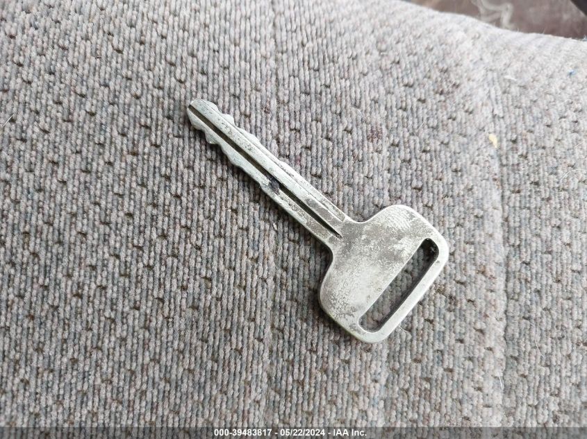 2001 Toyota Tundra Sr5 V8 VIN: 5TBRT34121S132140 Lot: 39483817