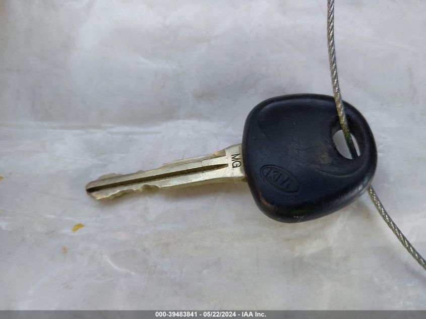 2009 Kia Optima Lx VIN: KNAGE228395355837 Lot: 39483841