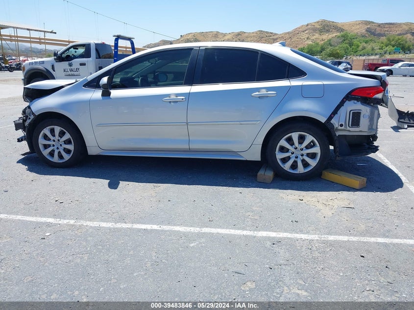 2020 TOYOTA COROLLA LE - JTDEPRAE6LJ071203