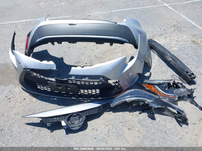 2020 TOYOTA COROLLA LE - JTDEPRAE6LJ071203