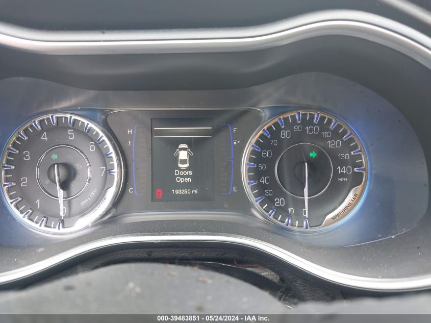 2015 Chrysler 200 Limited VIN: 1C3CCCAB0FN596698 Lot: 39483851