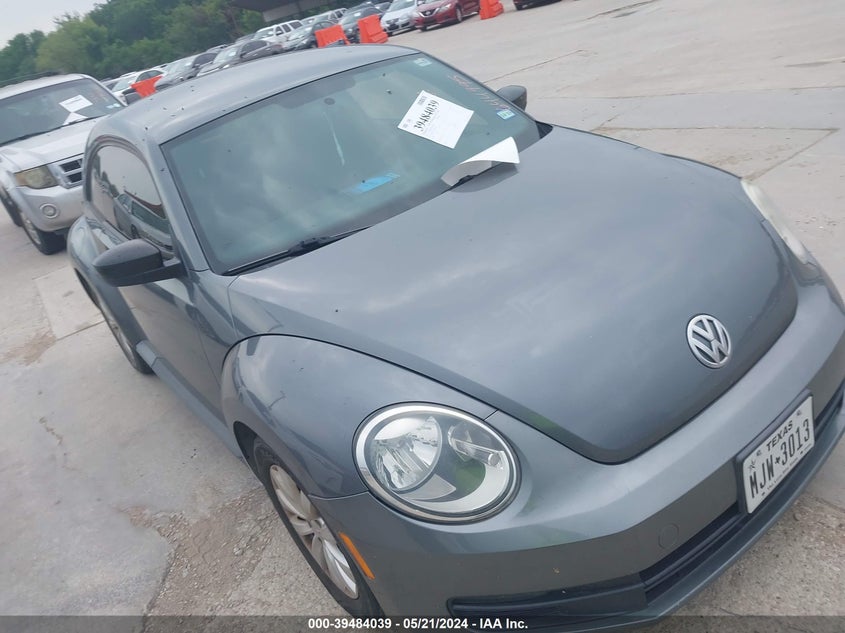 2013 VOLKSWAGEN BEETLE 2.5L ENTRY - 3VWFP7AT4DM644995