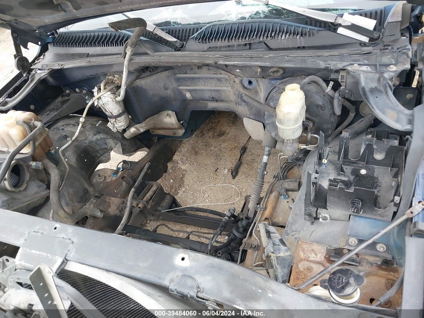 2000 Chevrolet Silverado 1500 VIN: 1GCEC14W4YZ130775 Lot: 39484060