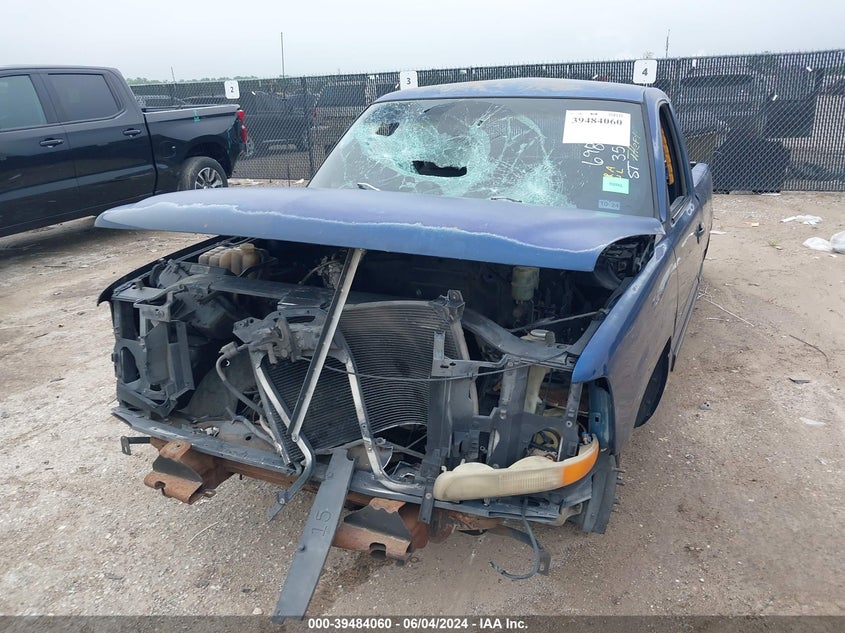 2000 Chevrolet Silverado 1500 VIN: 1GCEC14W4YZ130775 Lot: 39484060