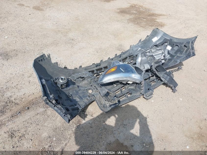 2022 MERCEDES-BENZ METRIS - W1YV0BEYXN3957060