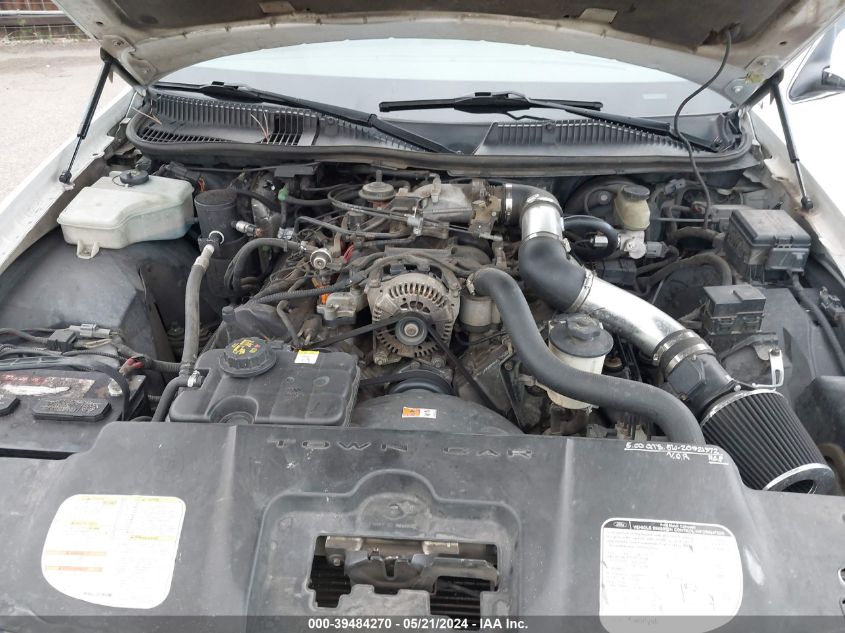 2000 Lincoln Town Car Executive VIN: 1LNHM81W0YY857615 Lot: 39484270