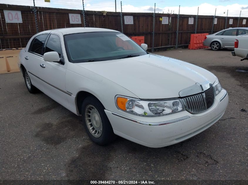 2000 Lincoln Town Car Executive VIN: 1LNHM81W0YY857615 Lot: 39484270