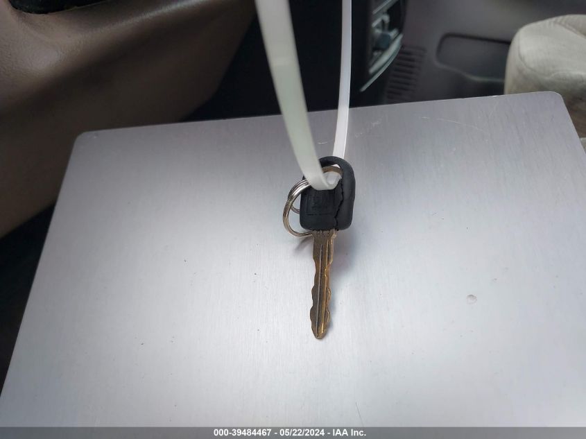 2002 Chevrolet Venture Ls VIN: 1GNDX03E32D261629 Lot: 39484467