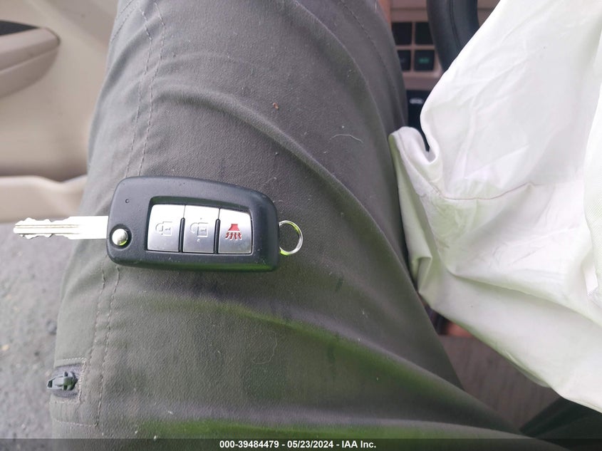 2017 Nissan Rogue S VIN: 5N1AT2MV7HC800118 Lot: 39484479