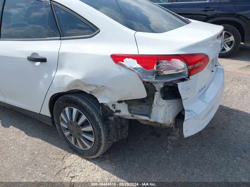 2016 Ford Focus S VIN: 1FADP3E22GL376626 Lot: 39484515