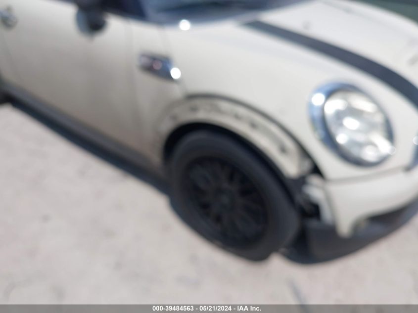 2010 Mini Cooper S VIN: WMWMF7C56ATZ70027 Lot: 39484563