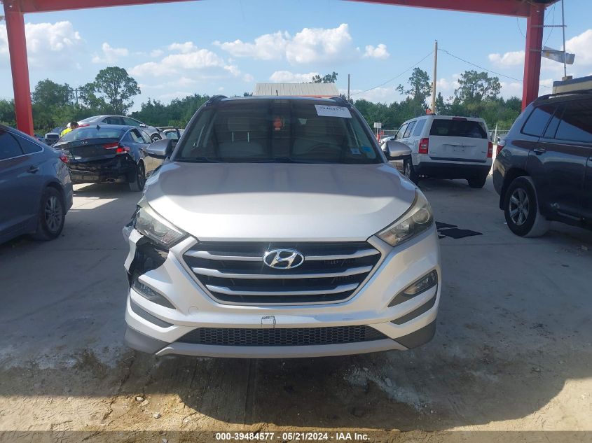 2017 Hyundai Tucson Value VIN: KM8J33A25HU560156 Lot: 39484577