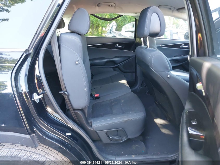 2016 Kia Sorento 2.4L L VIN: 5XYPG4A38GG184456 Lot: 39484621