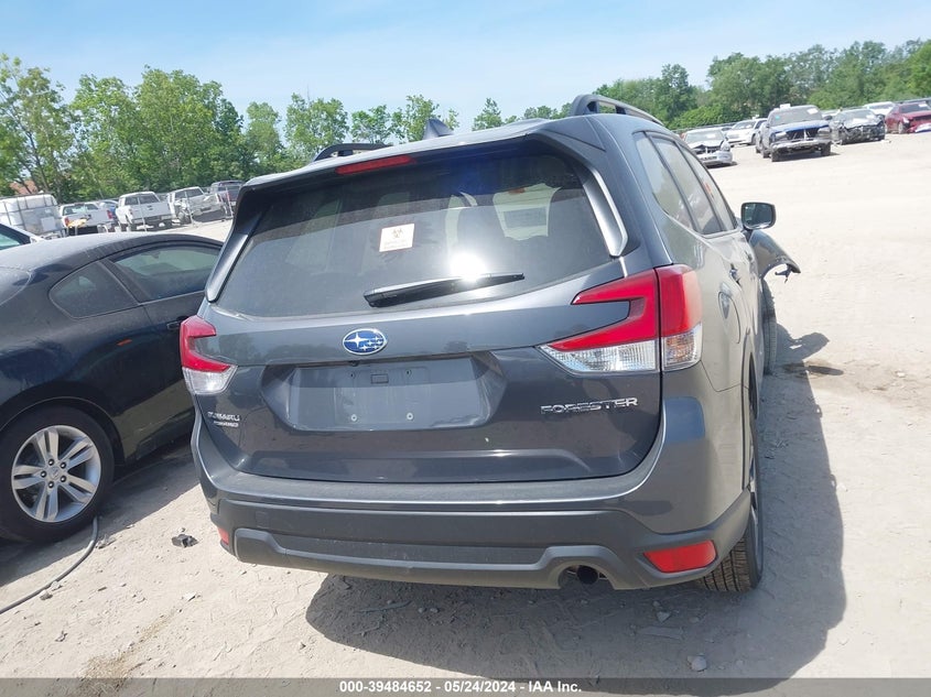 2023 Subaru Forester Premium VIN: JF2SKADC6PH542911 Lot: 39484652