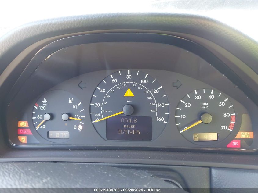 2000 Mercedes-Benz E 320 4M VIN: WDBJF82J0YX033752 Lot: 39484788