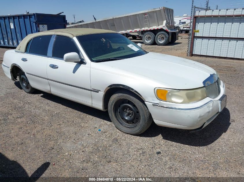 2000 Lincoln Town Car Executive VIN: 1LNHM81W2YY797711 Lot: 39484815