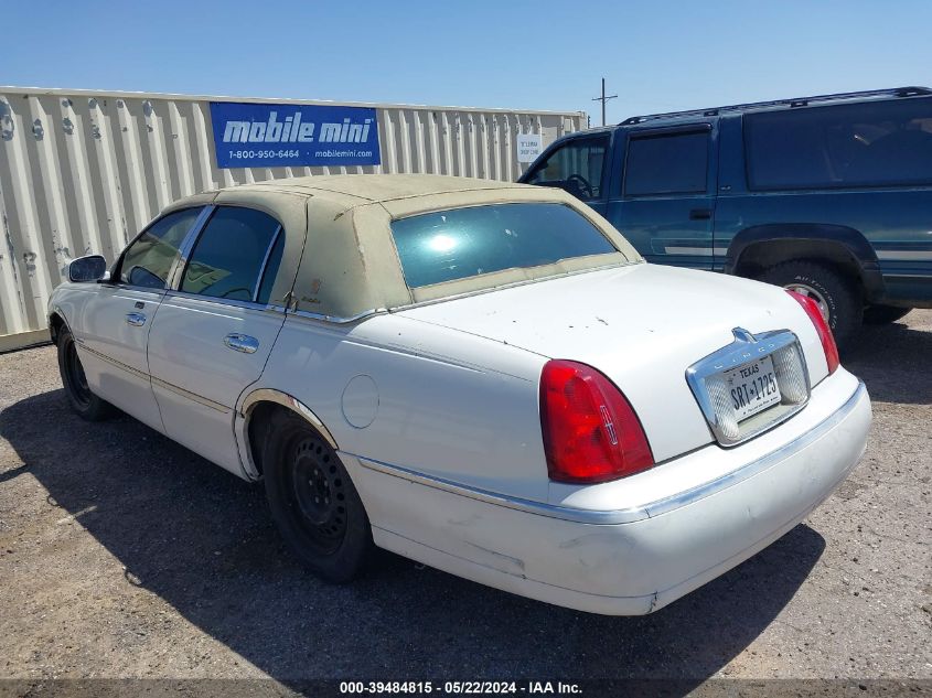 2000 Lincoln Town Car Executive VIN: 1LNHM81W2YY797711 Lot: 39484815
