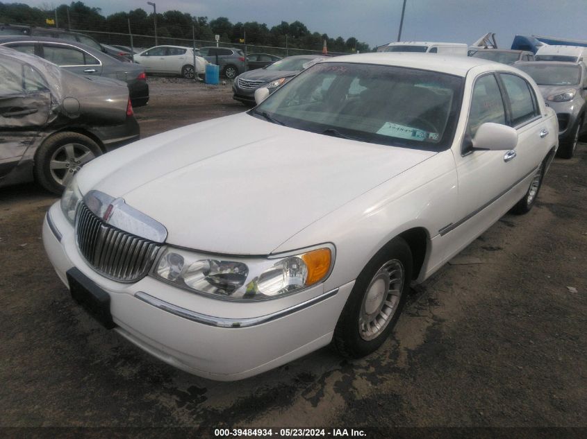 2002 Lincoln Town Car Executive VIN: 1LNHM81W62Y663422 Lot: 39484934