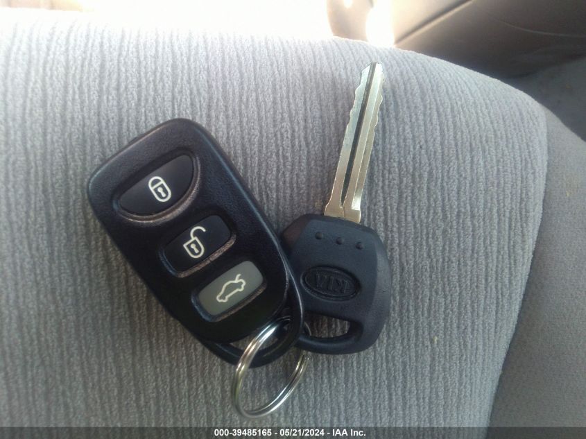 2011 Kia Sedona Lx VIN: KNDMG4C75B6384614 Lot: 39485165