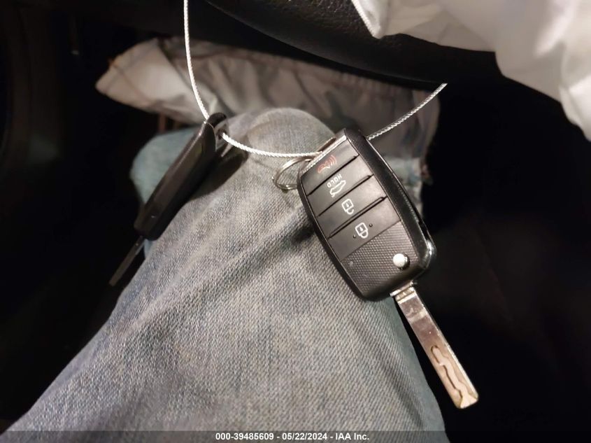 2017 Kia Optima Lx VIN: KNAGT4L32H5175963 Lot: 39485609