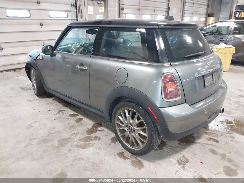 2010 Mini Cooper VIN: WMWMF3C51ATZ23030 Lot: 39485824