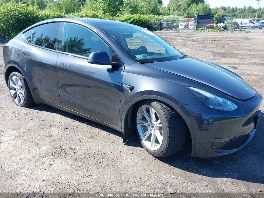 2024 Tesla Model Y Long Range Dual Motor All-Wheel Drive VIN: 7SAYGDEE4RA226258 Lot: 39485827