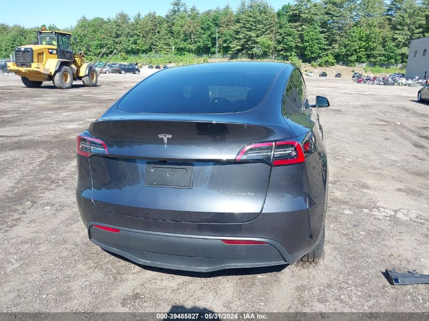 2024 Tesla Model Y Long Range Dual Motor All-Wheel Drive VIN: 7SAYGDEE4RA226258 Lot: 39485827