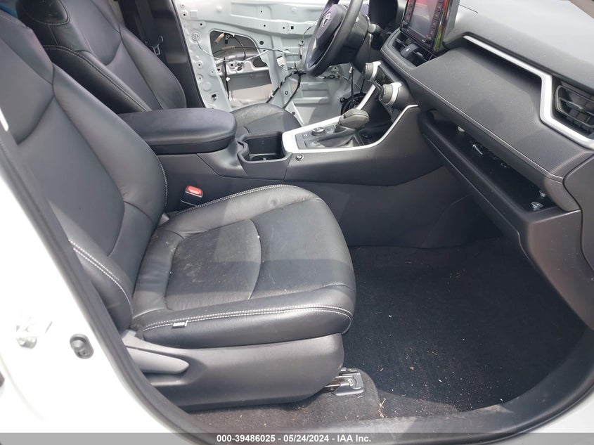 2022 TOYOTA RAV4 XLE HYBRID - 2T3RWRFV8NW135128