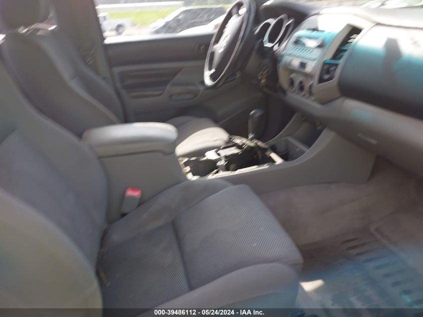 2005 Toyota Tacoma Base V6 VIN: 5TEUU42N45Z033676 Lot: 39486112