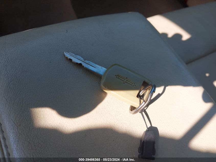 2006 Lincoln Town Car Signature Limited VIN: 1LNHM82V96Y610578 Lot: 39486365