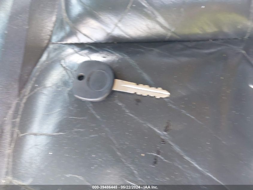 2001 Chevrolet Silverado 1500 Lt VIN: 2GCEK19T811393187 Lot: 39486445