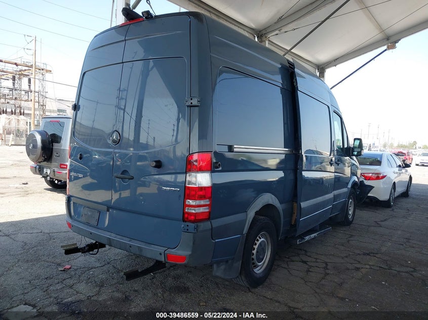 2018 Mercedes-Benz Sprinter 2500 Standard Roof V6 VIN: WD3PE7CD8JP622579 Lot: 39486559