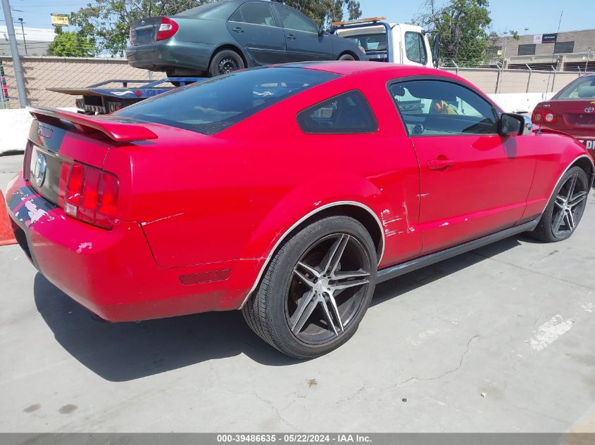 2005 Ford Mustang V6 Deluxe/V6 Premium VIN: 1ZVFT80N555145456 Lot: 39486635