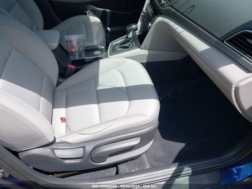 2017 HYUNDAI ELANTRA SE/VALUE/LIMITED - 5NPD84LF5HH035262