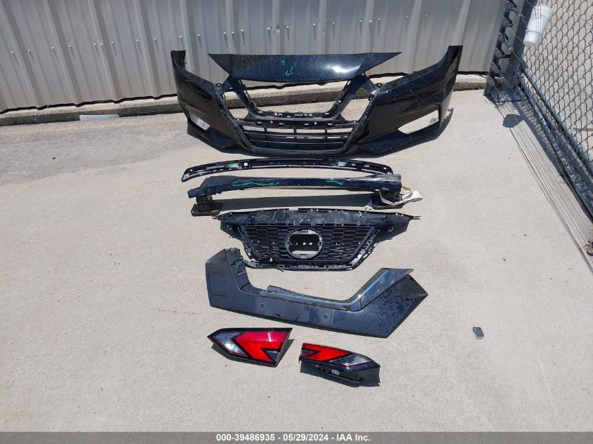 2022 Nissan Versa 1.6 Sr Xtronic Cvt VIN: 3N1CN8FVXNL832443 Lot: 39486935