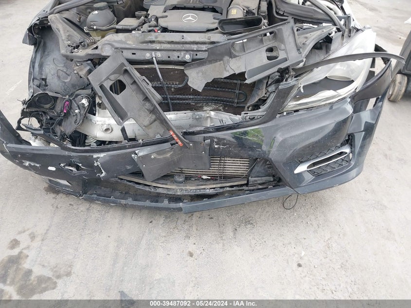 2014 Mercedes-Benz C 250 Luxury/Sport VIN: WDDGF4HB3EA950855 Lot: 39487092