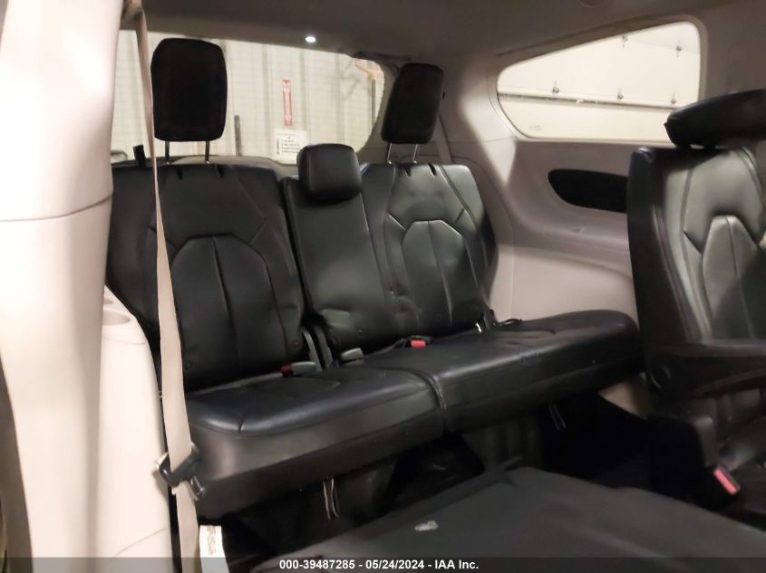 2017 Chrysler Pacifica Touring-L VIN: 2C4RC1BG2HR530129 Lot: 39487285