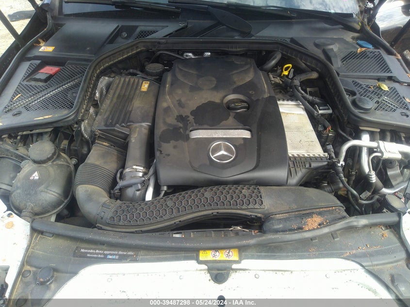 2015 Mercedes-Benz C 300 4Matic/Luxury 4Matic/Sport 4Matic VIN: 55SWF4KB5FU060816 Lot: 39487298