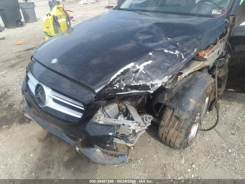 2015 Mercedes-Benz C 300 4Matic/Luxury 4Matic/Sport 4Matic VIN: 55SWF4KB5FU060816 Lot: 39487298