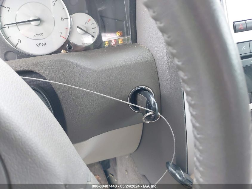 2008 Chrysler 300 Limited VIN: 2C3KA33G18H323033 Lot: 39487440