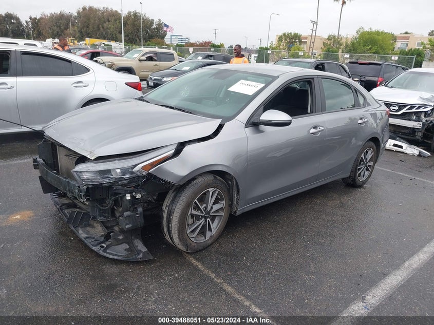 VIN 3KPF24AD5NE503082 2022 KIA FORTE LXS