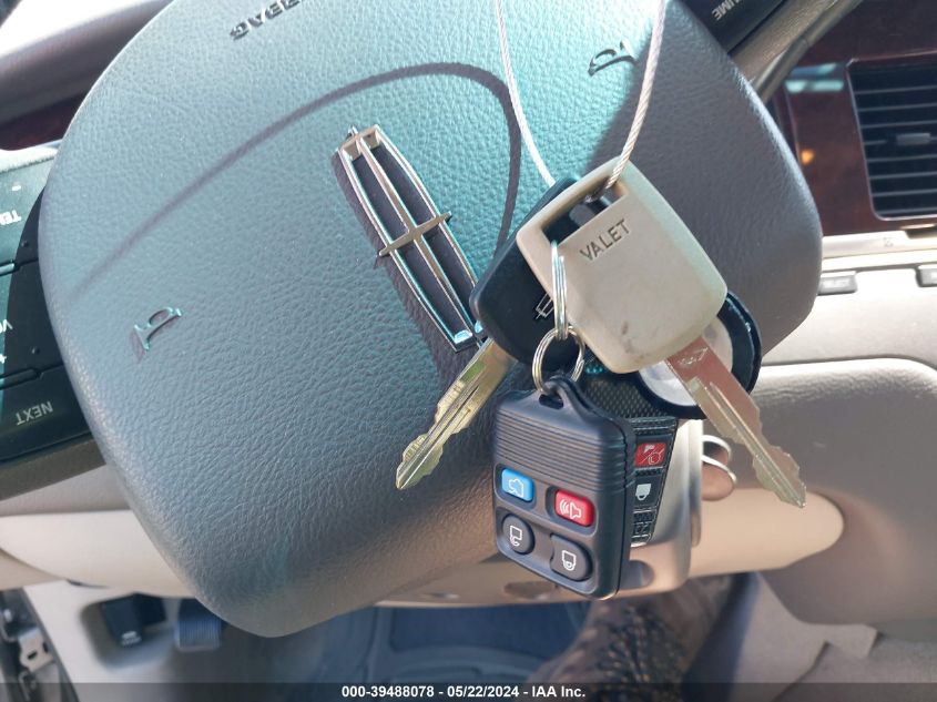 2006 Lincoln Town Car Signature Limited VIN: 1LNHM82V46Y644461 Lot: 39488078