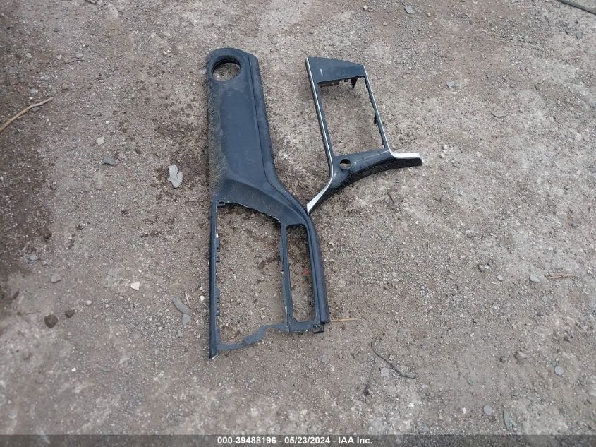 2017 Toyota Corolla Le VIN: 5YFBURHE2HP704039 Lot: 39488196