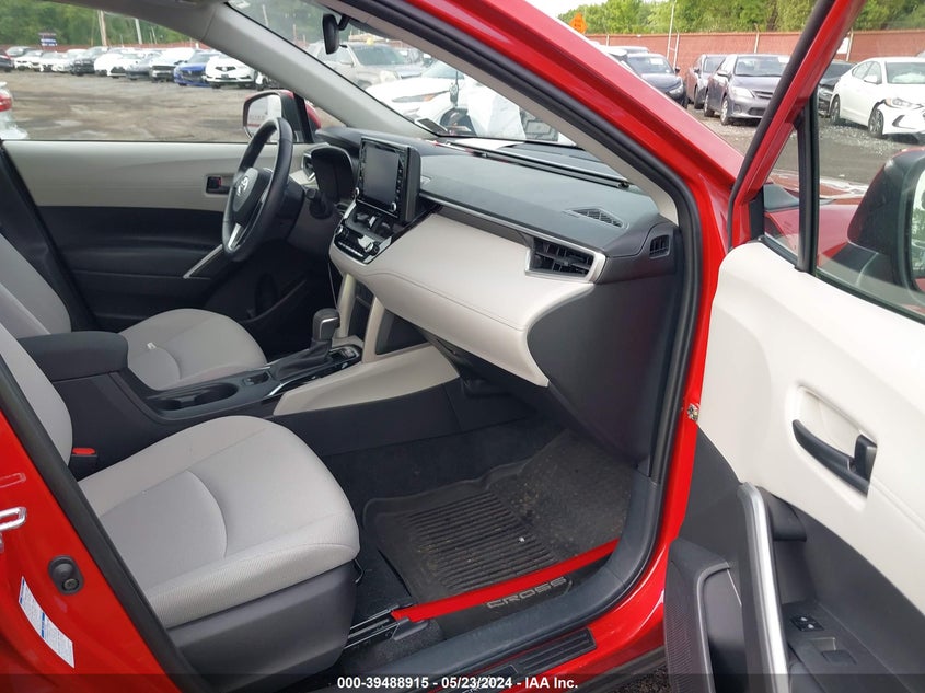 2022 Toyota Corolla Cross Le VIN: 7MUBAABG8NV022070 Lot: 39488915