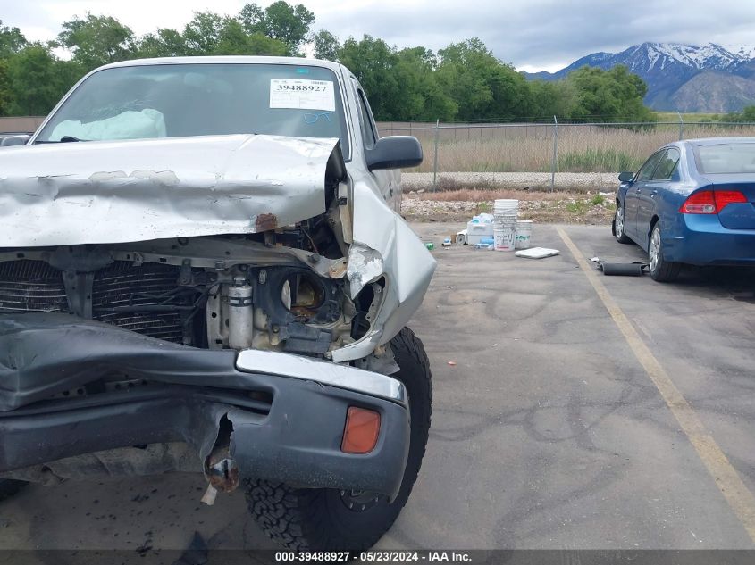 2000 Toyota Tacoma Base V6 VIN: 4TAWN72N3YZ615089 Lot: 39488927