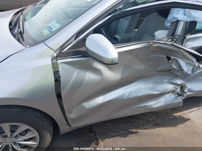 2016 Toyota Camry Le VIN: 4T4BF1FK0GR552138 Lot: 39489070