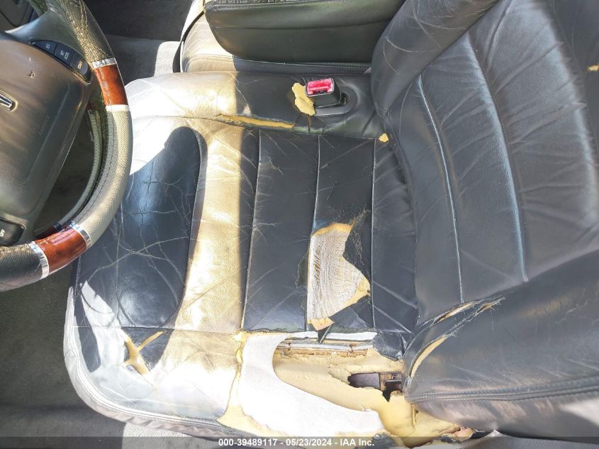 2000 Lincoln Town Car Executive VIN: 1LNHM81W0YY769003 Lot: 39489117